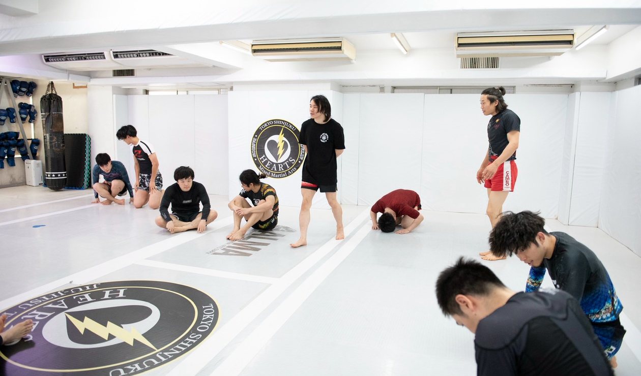 Members gathered with Yuki “SUBMISSION” Takahashi